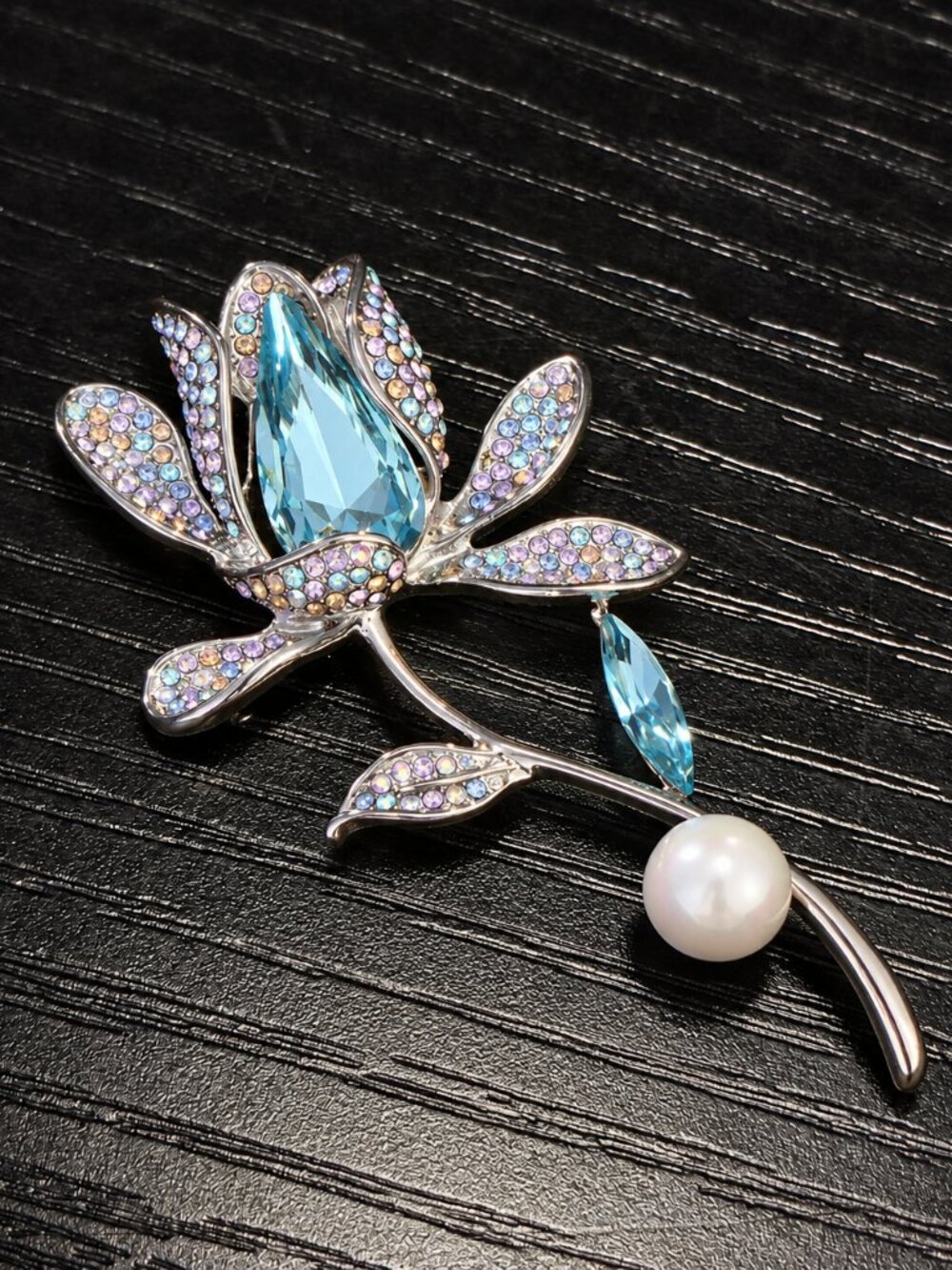 Gold Plated Copper Freshwater Pearl Flower Brooch Pin Blue Crystal Floral Jewelr
